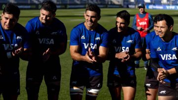 El alocado festejo de Los Pumas en Santiago por el triunfo de Argentina sobre Inglaterra
