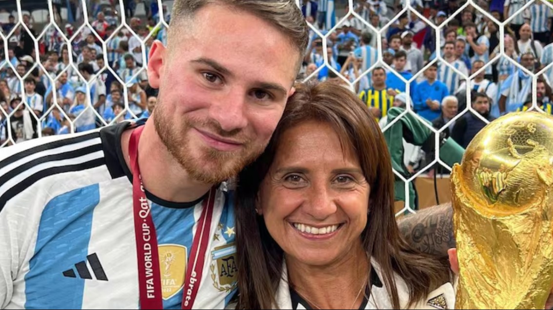 Por qué la mamá de Alexis Mac Allister no canta “el que no salta es un inglés”: la razón de peso detrás de su decisión