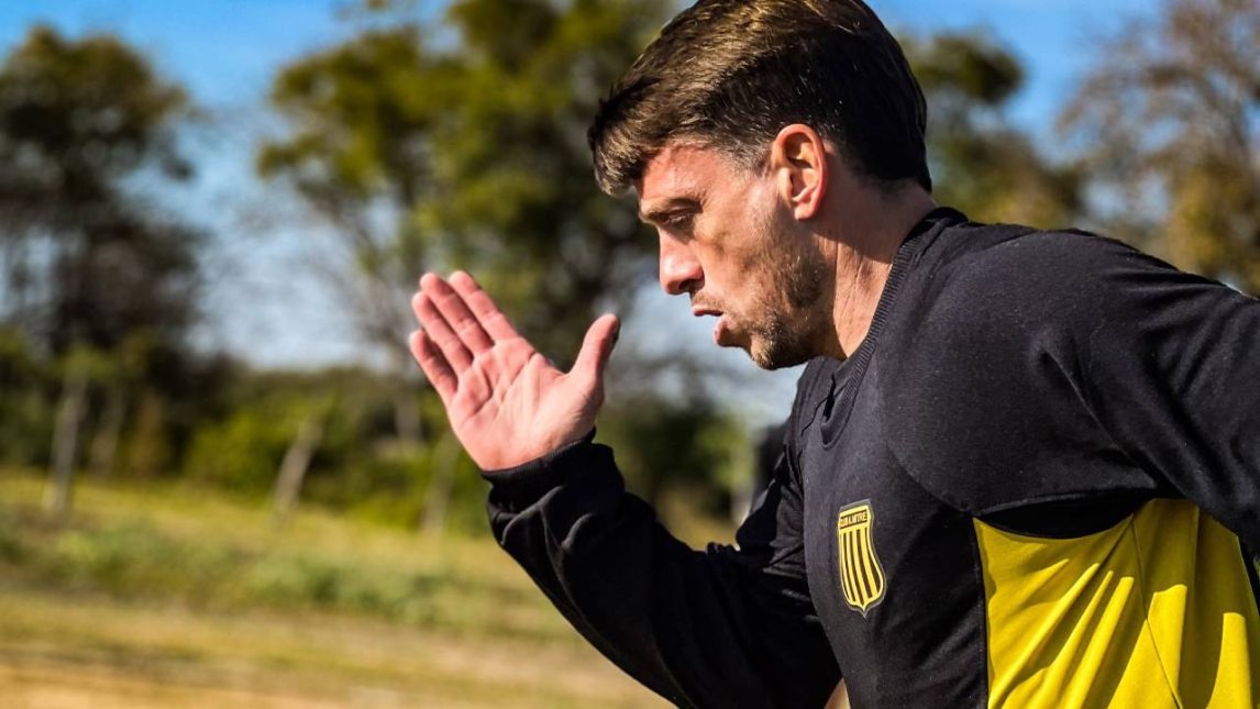 Mitre recibe a Racing de Córdoba con la necesidad de salir del fondo