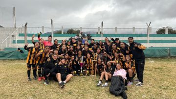 Las chicas de Mitre gritaron campeón en Primera y Reserva de la Copa Salta La Linda