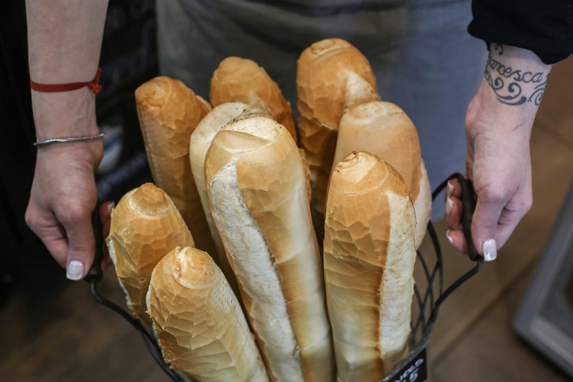 Aseguran que el consumo de pan cayó un 60% durante el gobierno de Milei