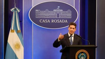 El polémico mensaje del vocero presidencial Ravier: “Siendo un país bananero, nunca vamos a recuperar las Malvinas”