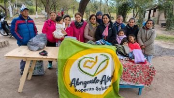 Con más de 400 prendas entregadas, “Abrigando Almas” reafirma su compromiso con quienes más lo necesitan