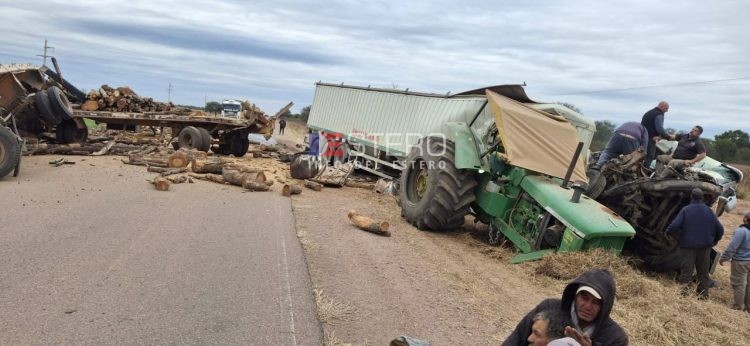 Violento choque entre un camión cerealero y un tractor en la Ruta 92: trasladan heridos al Hospital de Quimilí