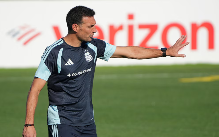Scaloni define el once con dos dudas para la final frente a España