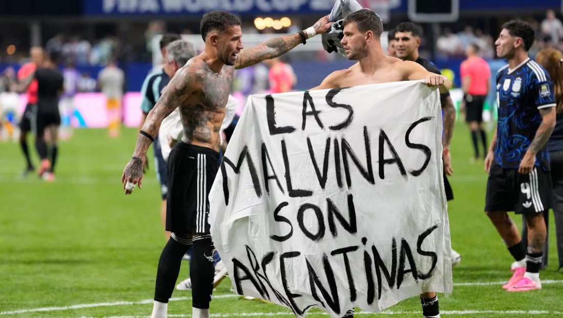 Qué dice el reglamento de la FIFA sobre la bandera de Malvinas que mostró la Selección argentina