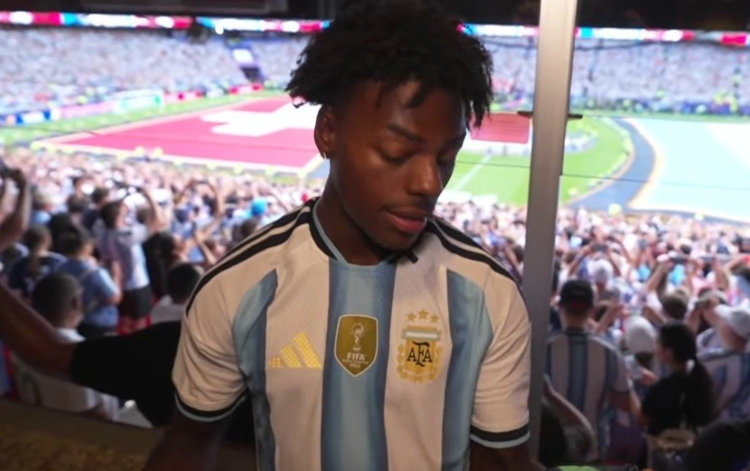 Speed apareció con la camiseta de Argentina buscando mufar a la Selección