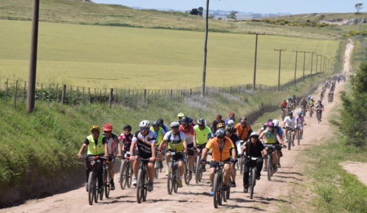 Con un recorrido de 70 kilómetros, Atamisqui palpita la primera gran travesía ciclística