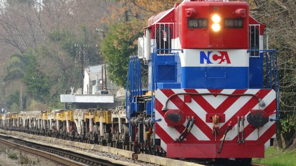 Un ciclista de 73 años sufrió una grave lesión al caer cuando intentaba cruzar las vías del tren en Forres