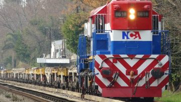 Un ciclista de 73 años sufrió una grave lesión al caer cuando intentaba cruzar las vías del tren en Forres