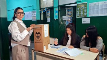Elecciones 2026: Marianella Lezama Hid votó y llamó a la ciudadanía a participar de los comicios