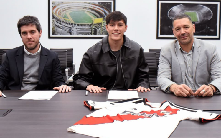 Surgido del Lawn Tennis, Juan Segundo Miretti firmó su primer contrato con River