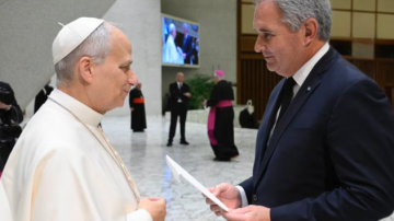El canciller Quirno celebró la confirmación de la visita del papa León XIV a la Argentina