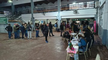Elecciones municipales 2026: con demoras por falta de autoridades de mesa, comenzaron los comicios en Las Termas de Río Hondo