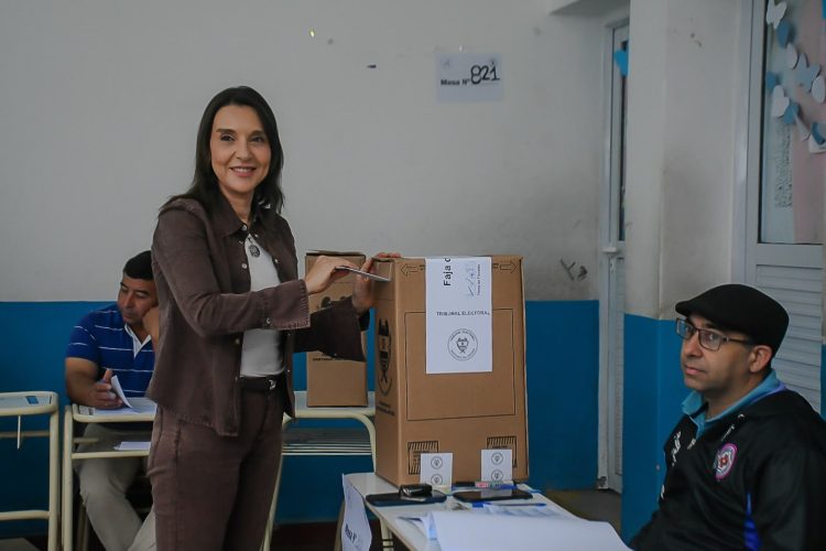 Mariela Nassif votó en La Banda: “El futuro de una ciudad, una provincia y del país también es responsabilidad de los jóvenes”