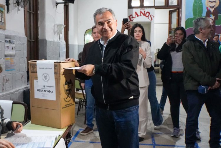 Elecciones municipales 2026: Mario Benavente emitió su voto y llamó a participar de la jornada democrática