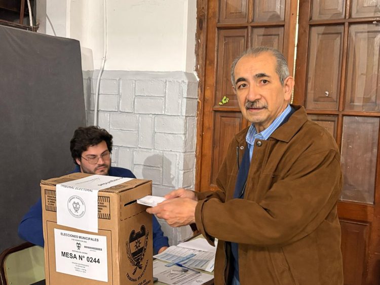 Daives: “La democracia se fortalece con participación vecinal”