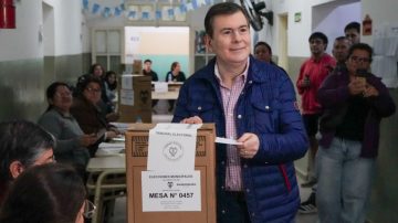 Elecciones 2026 | Gerardo Zamora votó y defendió la autonomía municipal: “Elegir al intendente es muy importante”