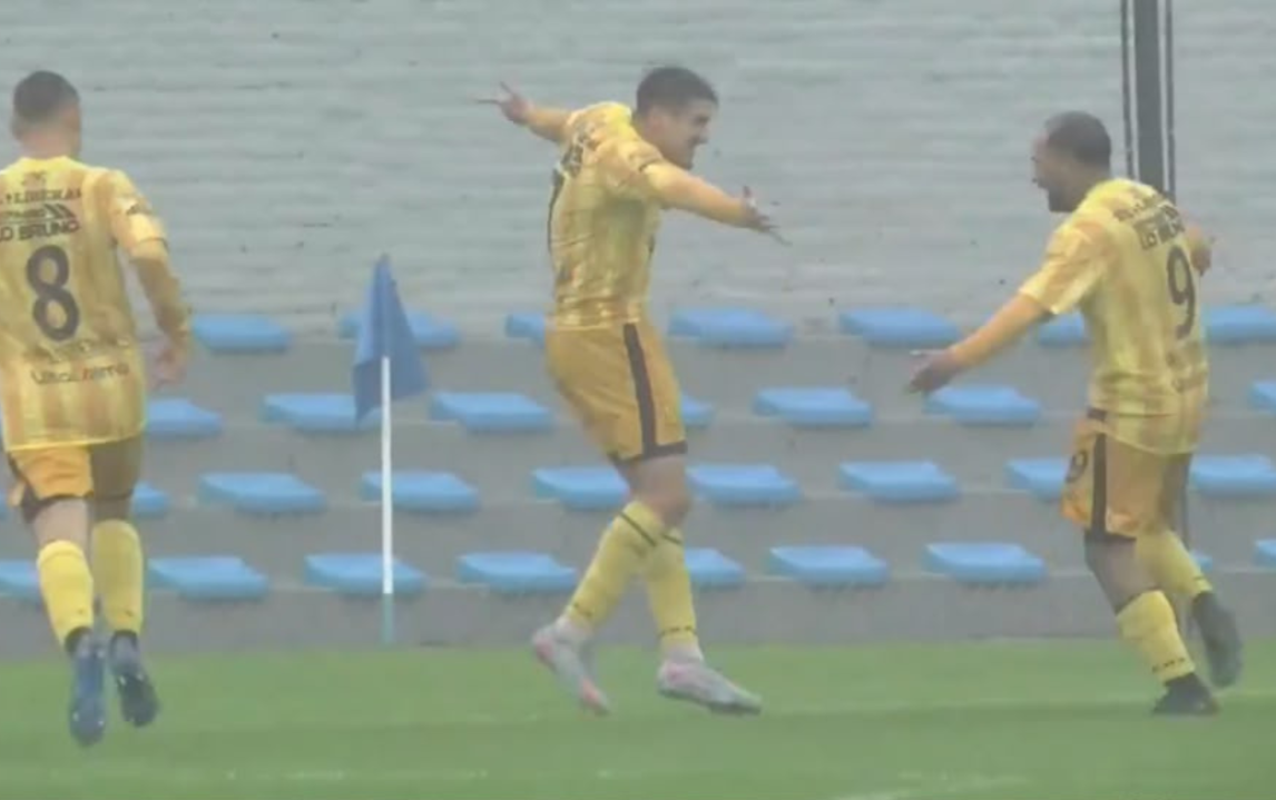 Mitre dio el golpe en Bolívar, ganó de visitante y tomó aire en la Primera Nacional