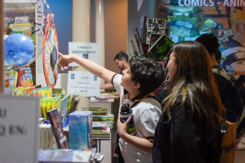 El colorido del Espacio Infantil Juvenil y Cómic de la Feria del Libro en el CCB
