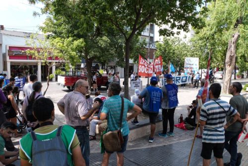 Marcha contra la reforma en la Plaza Libertad
